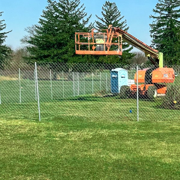 temporary chain link fence provides security, safety, and privacy for outdoor events, construction sites, or any properties that need temporary fencing